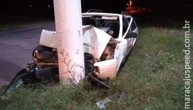 Embriagado, motorista bate em poste e diz que foi atrapalhado por uma ‘paca’ na via Embriagado, motorista bate em poste e diz que foi atrapalhado por uma ‘paca’ na via