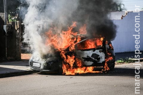 ‘Eu quero paz e para ele, Justiça’, diz mulher que teve carro incendiado por ex em Campo Grande ‘Eu quero paz e para ele, Justiça’, diz mulher que teve carro incendiado por ex em Campo Grande