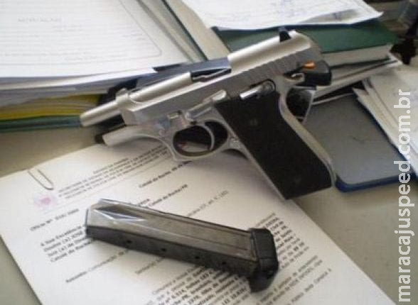 Jurado de morte, rapaz acaba preso com pistola escondida embaixo do colchão Jurado de morte, rapaz acaba preso com pistola escondida embaixo do colchão