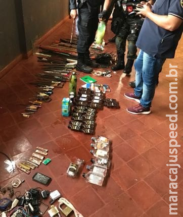 Membro do PCC estaria por trás de plano de fuga em presídio onde foram achadas armas e bebidas artesanais Membro do PCC estaria por trás de plano de fuga em presídio onde foram achadas armas e bebidas artesanais