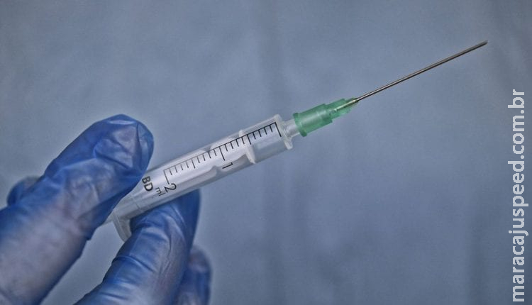 Ministro pede aos EUA antecipação de vacinas e diz negociar mais doses da Pfizer Ministro pede aos EUA antecipação de vacinas e diz negociar mais doses da Pfizer