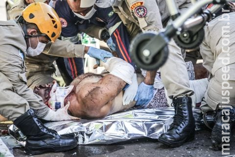Motociclista que colidiu contra carro em tentativa de ultrapassagem continua em estado grave no hospital Motociclista que colidiu contra carro em tentativa de ultrapassagem continua em estado grave no hospital