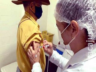 MS já iniciou vacinação de idosos a partir de 75 anos em 19 municípios; veja quais MS já iniciou vacinação de idosos a partir de 75 anos em 19 municípios; veja quais