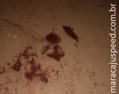 Perseguido por 5, homem é assassinado a facadas em frente a bar Perseguido por 5, homem é assassinado a facadas em frente a bar