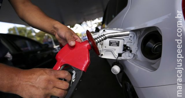 Petrobras reduz preço do diesel e da gasolina em cerca de 4% Petrobras reduz preço do diesel e da gasolina em cerca de 4%