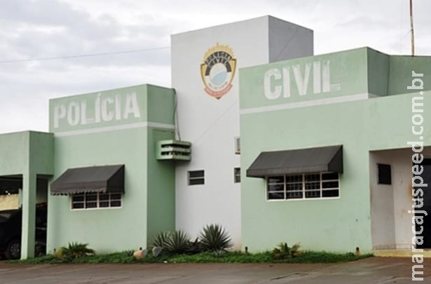 Preso por ameaçar ex, homem quebra porta de delegacia e agride investigador da polícia Preso por ameaçar ex, homem quebra porta de delegacia e agride investigador da polícia