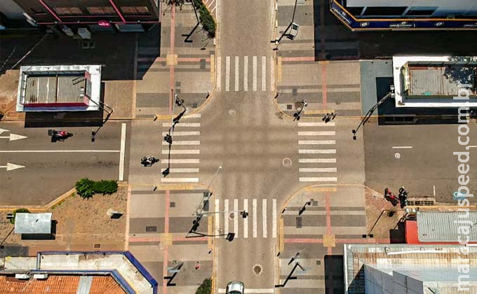 Primeiro dia de restrições tem Centro ‘deserto’ e movimento em bairros de Campo Grande Primeiro dia de restrições tem Centro ‘deserto’ e movimento em bairros de Campo Grande