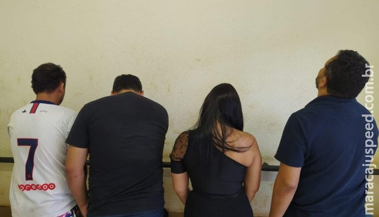 Quadrilha é presa com mais de 240 kg de maconha após batida em hotel e barracão Quadrilha é presa com mais de 240 kg de maconha após batida em hotel e barracão