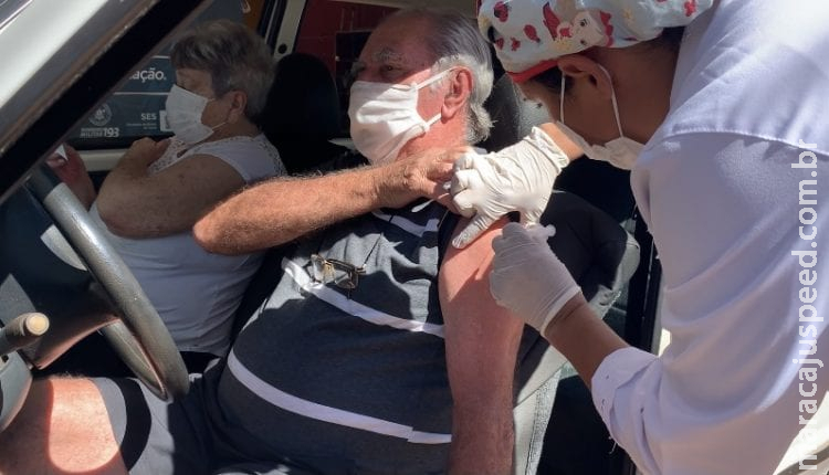 Vacinação de idosos com 72 anos começa nesta quarta em Dourados Vacinação de idosos com 72 anos começa nesta quarta em Dourados