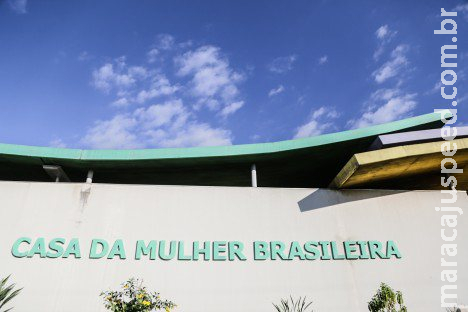Adolescente de 13 anos é abusada pelo padrasto e irmão faz denúncia na delegacia Adolescente de 13 anos é abusada pelo padrasto e irmão faz denúncia na delegacia