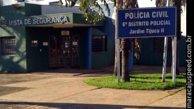 Após tentar matar desafeto a tiros, homem se apresenta na delegacia com advogado Após tentar matar desafeto a tiros, homem se apresenta na delegacia com advogado