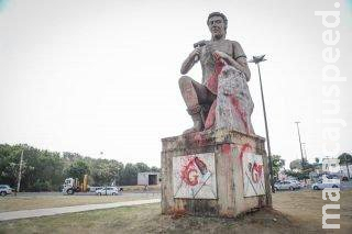 Após vandalismo, monumento de Campo Grande ‘O Aprendiz’ passa por restauração Após vandalismo, monumento de Campo Grande ‘O Aprendiz’ passa por restauração