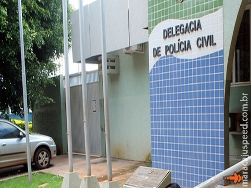 Armados de facão, bandidos invadem farmácia Pague Menos rendem funcionários e praticam roubo Armados de facão, bandidos invadem farmácia Pague Menos rendem funcionários e praticam roubo