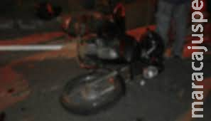 Bêbado, motorista bate de frente com motocicleta e polícia descobre mandado de prisão Bêbado, motorista bate de frente com motocicleta e polícia descobre mandado de prisão