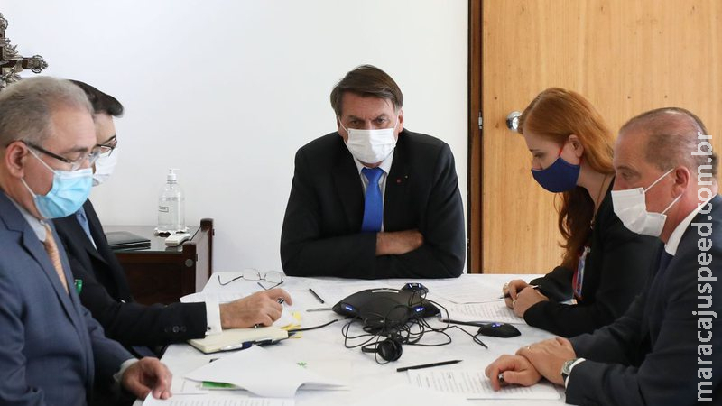 Bolsonaro conversa com Putin sobre importação da vacina Sputnik V Bolsonaro conversa com Putin sobre importação da vacina Sputnik V