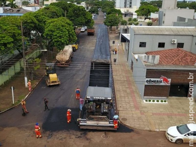 Centro de Dourados terá 60 km de recapeamento e obras geram 200 empregos Centro de Dourados terá 60 km de recapeamento e obras geram 200 empregos
