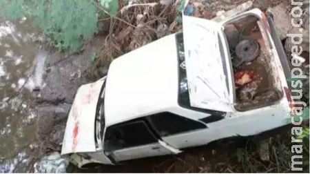 Condutor de carro que caiu no córrego e matou adolescente ganha liberdade Condutor de carro que caiu no córrego e matou adolescente ganha liberdade