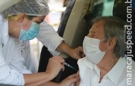  Covid: 58% da população acima dos 60 anos no Brasil tomou a 1ª dose da vacina 