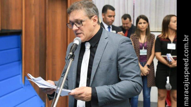 Deputado apresenta projeto para criar canal na internet de denúncias a maus tratos contra animais Deputado apresenta projeto para criar canal na internet de denúncias a maus tratos contra animais