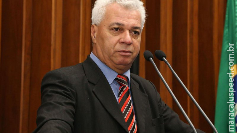 Deputado pede a antecipação de metade do 13º salário aos servidores estaduais Deputado pede a antecipação de metade do 13º salário aos servidores estaduais