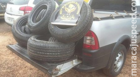  Dono de Borracharia de 73 anos tem veículo apreendido e carga de pneus contrabandeados 
