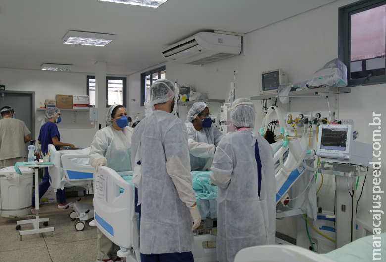 Dourados registra um mês com lotação diária de 100% em leitos de UTI Covid Dourados registra um mês com lotação diária de 100% em leitos de UTI Covid