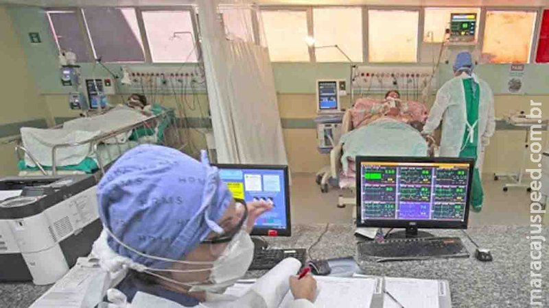 Em 3 semanas, cai pela metade número de pacientes com covid à espera de vaga para internação Em 3 semanas, cai pela metade número de pacientes com covid à espera de vaga para internação