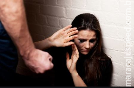  Em Sidrolândia ex companheiro invade residência, agride sua ex mulher com chutes e pontapés, joga a mesma ao solo e vai embora 