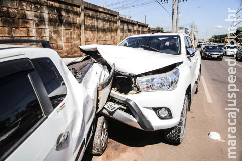 Empresário causa acidente com 5 carros após fugir de suposto assalto na Guaicurus Empresário causa acidente com 5 carros após fugir de suposto assalto na Guaicurus