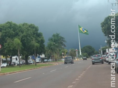 Fim de semana com períodos de sol e pancadas isoladas de chuva Fim de semana com períodos de sol e pancadas isoladas de chuva