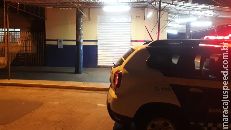 Fiscalização aborda 35 pessoas na rua após toque de recolher em Campo Grande Fiscalização aborda 35 pessoas na rua após toque de recolher em Campo Grande