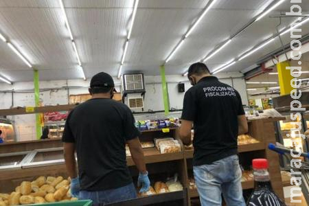 Fiscalização do Procon encontra produtos vencidos em três supermercados de Sidrolândia Fiscalização do Procon encontra produtos vencidos em três supermercados de Sidrolândia
