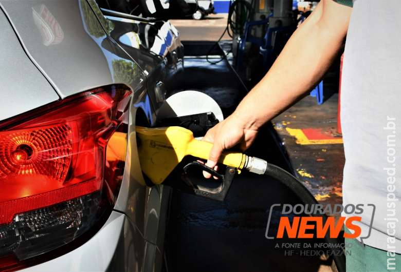 Gasolina comum tem queda no preço médio pela 2ª semana seguida em Dourados Gasolina comum tem queda no preço médio pela 2ª semana seguida em Dourados