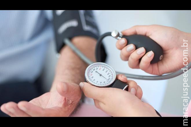Hipertensão pode estar relacionada a 80% dos casos de AVC e 60% dos casos de infarto Hipertensão pode estar relacionada a 80% dos casos de AVC e 60% dos casos de infarto