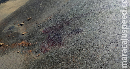  Homem é morto a pedradas no meio da rua 