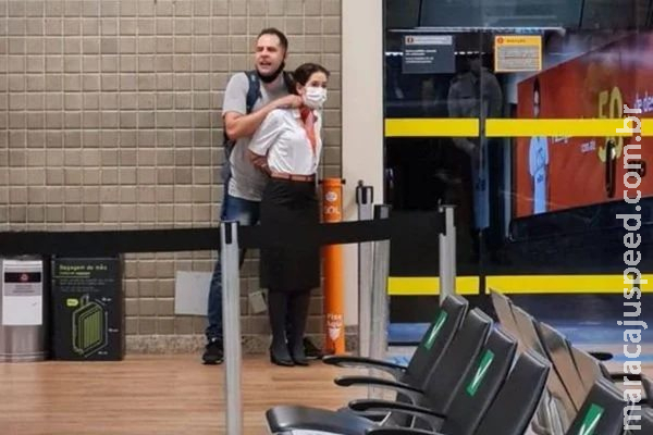 Homem faz mulher refém em aeroporto e exige presença da Polícia Federal Homem faz mulher refém em aeroporto e exige presença da Polícia Federal