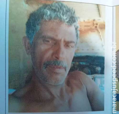  Homem morto e enrolado em tapete é reconhecido pela esposa 