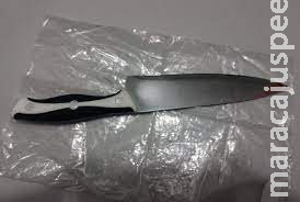 Idoso é esfaqueado no peito e esposa acaba presa suspeita de crime Idoso é esfaqueado no peito e esposa acaba presa suspeita de crime
