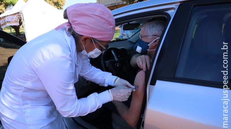 Idosos com 60 anos ou mais serão vacinados em “Dia D” neste sábado em Dourados Idosos com 60 anos ou mais serão vacinados em “Dia D” neste sábado em Dourados