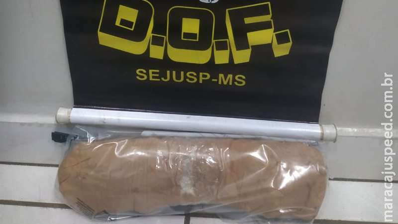 Jovem é presa em ônibus com 755 gramas de crack que levava ao Paraná Jovem é presa em ônibus com 755 gramas de crack que levava ao Paraná