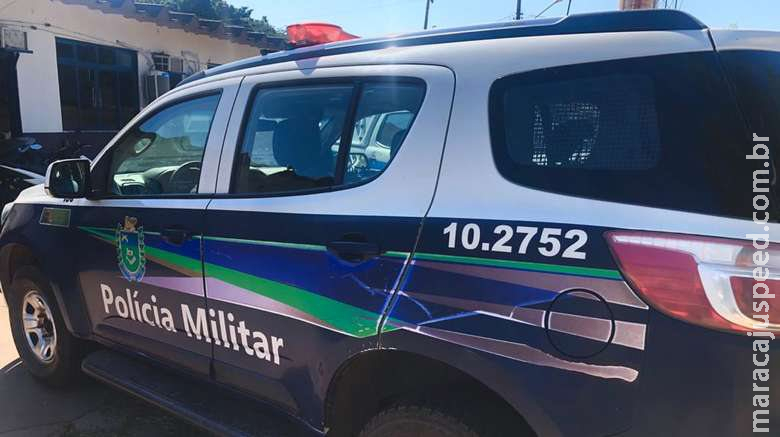 Jovem é preso por agredir o próprio pai com golpes de vassoura Jovem é preso por agredir o próprio pai com golpes de vassoura