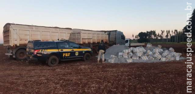 Maconha avaliada em R$ 3 milhões é encontrada sob carga de calcário Maconha avaliada em R$ 3 milhões é encontrada sob carga de calcário