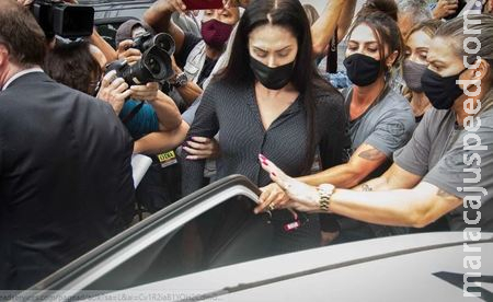 Mãe de Henry Borel é internada após passar mal na prisão Mãe de Henry Borel é internada após passar mal na prisão