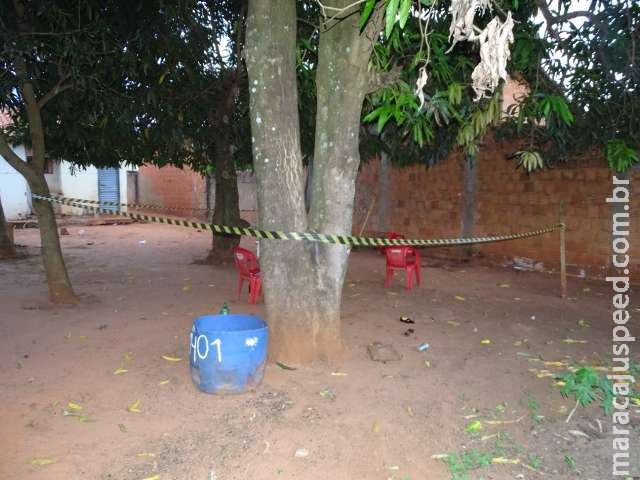 Menina de 12 anos viu a mãe ser assassinada a facadas por padrasto Menina de 12 anos viu a mãe ser assassinada a facadas por padrasto