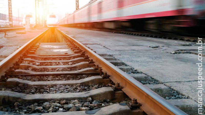 Mesmo com proposta única, ministro comemora resultado de leilão de ferrovia Mesmo com proposta única, ministro comemora resultado de leilão de ferrovia