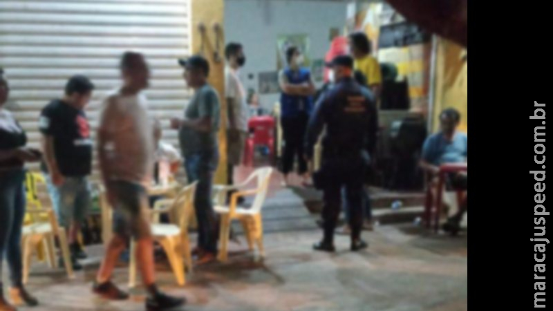 Mesmo com toque de recolher às 21h, operação flagra 169 pessoas nas ruas em Campo Grande Mesmo com toque de recolher às 21h, operação flagra 169 pessoas nas ruas em Campo Grande