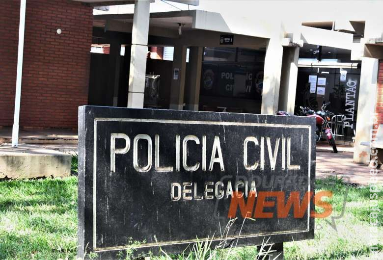 Morador é espancado por 8 homens encapuzados durante roubo de aparelho de som Morador é espancado por 8 homens encapuzados durante roubo de aparelho de som