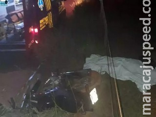 Motociclista perde controle de veículo e morre ao atingir cerca Motociclista perde controle de veículo e morre ao atingir cerca