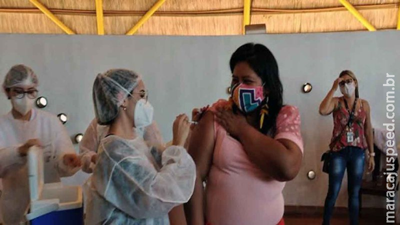 MS precisaria ter 60% da população vacinada para volta da MS precisaria ter 60% da população vacinada para volta da