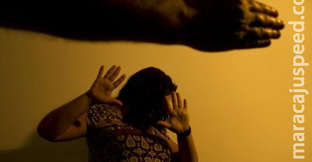 Mulher cadeirante pede para filho limpar a casa e termina levando uma surra Mulher cadeirante pede para filho limpar a casa e termina levando uma surra